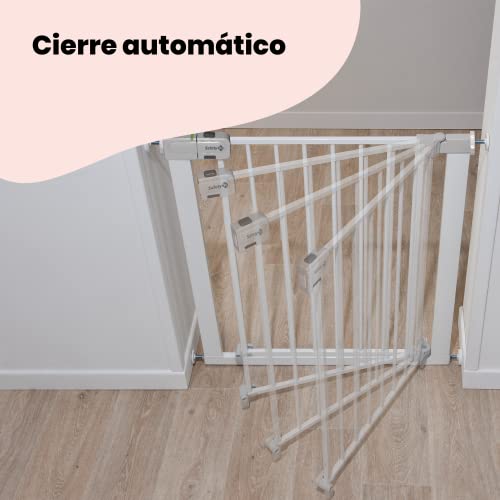 Safety 1st Auto Close barrera de seguridad para niños con sistema de cierre automático, para aperturas de 73-80 cm, extensible hasta 136 cm con extensiones que se venden por separado, en metal blanco