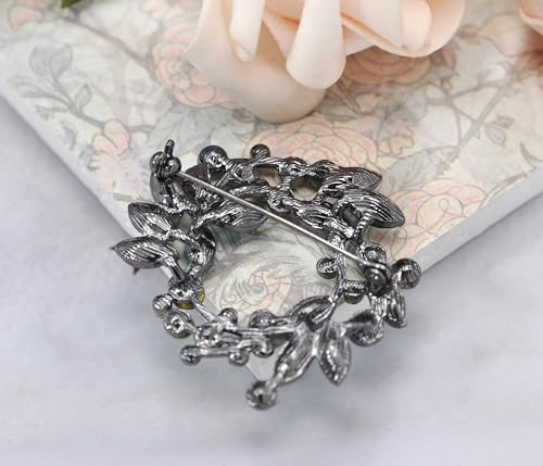 Image of Gyn&Joy Clear Crystal Rhinestone Floral Wreath Pin Brooch BZ005