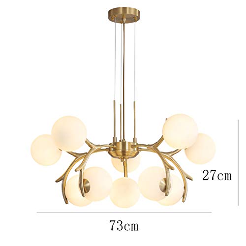Lustre moderne doré résolvant le manque de clarté des grands espaces de vie
