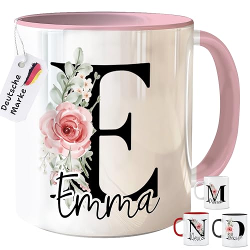 Tasse personalisiert mit Namen, Initiale & Blumen Motiv – personalisiertes Geschenk für Frauen Männer Freundin Kollege, ideal zu Geburtstag oder Weihnachten – Kaffeetasse 325 ml Keramik Pink