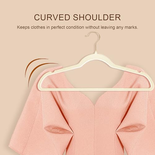 Wellong Kleiderbügel Samt, 45 cm rutschfeste Filz Bügel, Stabile Anzugbügel mit Schulterkerben, Platzsparende Kleiderbügel für Mäntel, Hosen, Silbe, 52 Stück – Crème mit Goldene Haken