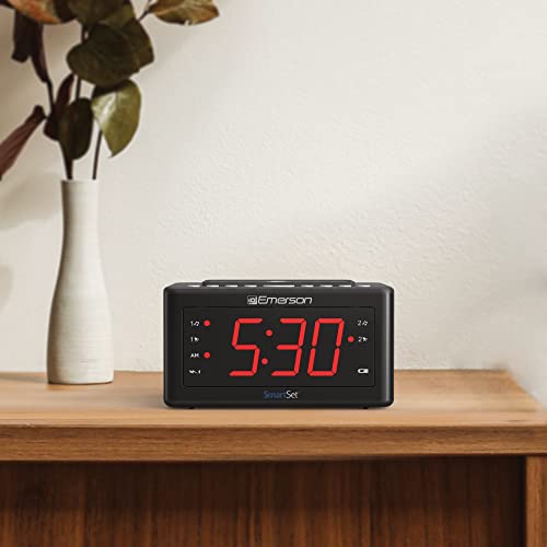 Emerson Smartset Wireless Charging Alarm Clock Radio Featuring A Large 1.4" Red Led Display And Temperature Sensor, Fm Radio, Black #TOP1