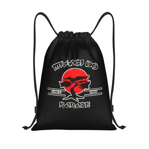 RQLNBOBZ Mochila con cordón de Karate Kid Miyagi Do bolsa deportiva para gimnasio para hombres y mujeres mochila de compras de la película Cobra Kai de los 80