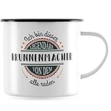 JUNIWORDS Emaille-Tasse, Ich bin dieser legendäre Brunnenmacher, von dem alle reden, Schwarzer Tassenrand (5042679)
