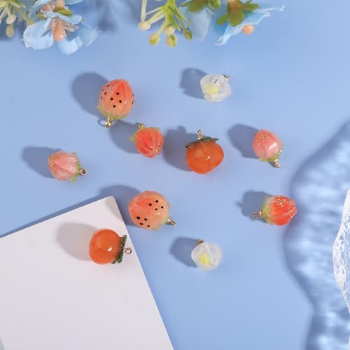 Pendientes de fresa acrílica listos para lucir en tus looks de verano y talleres de joyería 4