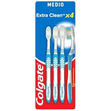 Colgate Spazzolino Extraclean, Setole Allungate Medie Confezione da 4 Pezzi I Pulizia profonda e completa della bocca I Combatte i batteri e l'alito cattivo
