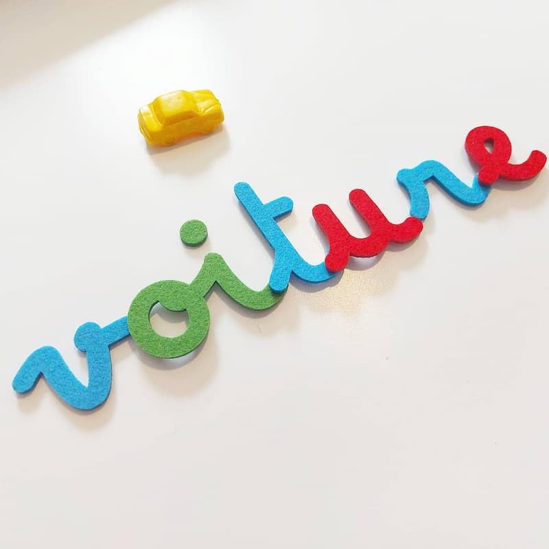 Les lettres rugueuses Montessori - Les capitales... de Samirra Trari