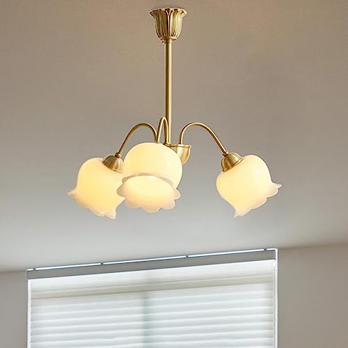 Chandelier de fleurs rétro pour créer un cocon princesse dans une chambre de fille