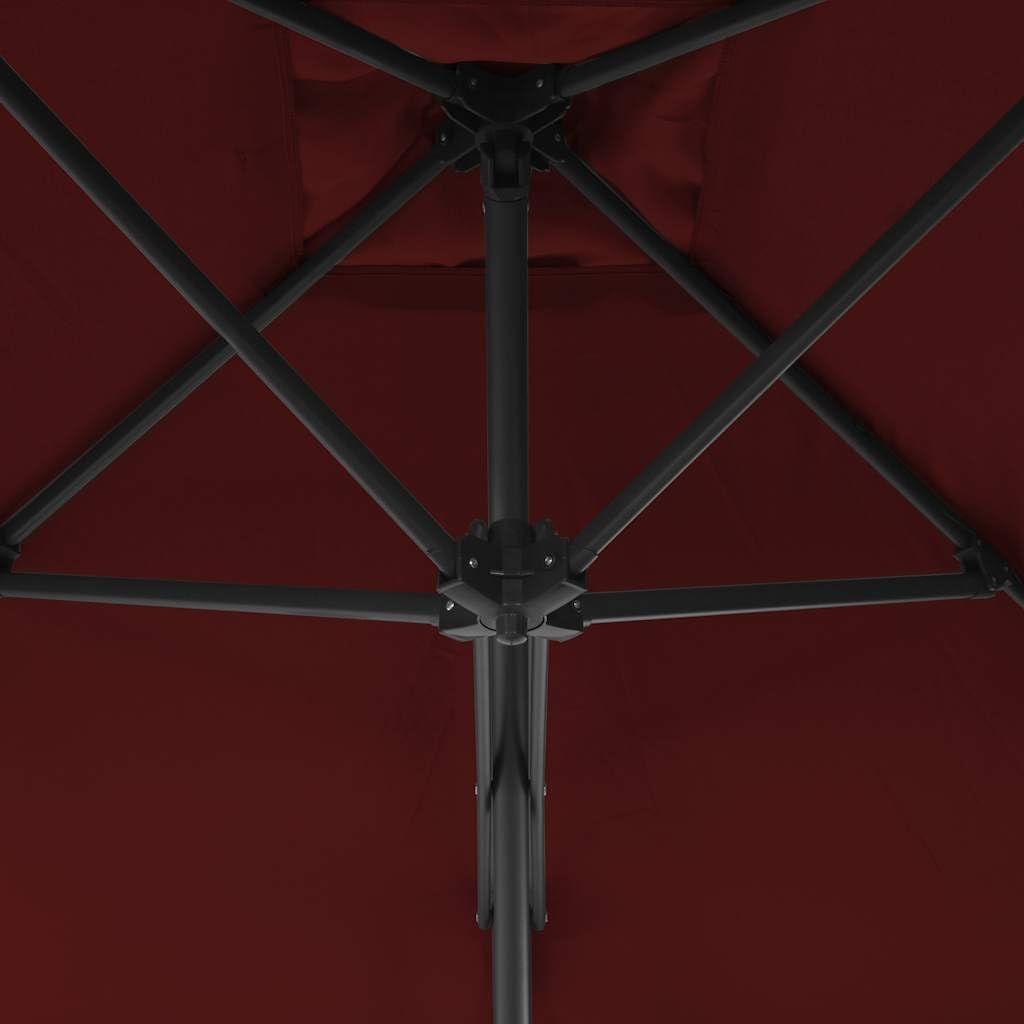 Parasol przeciwsłoneczny ze stalowym słupkiem, 250 x 250 cm, bordowy, wychylny, odporny na działanie promieni UV, wytrzymały stalowy stelaż i solidna podstawa krzyżowa, ochrona tarasu i