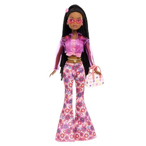 Barbie Signature My Scene Jai oyuncak bebek ve aksesuar parçaları, siyah örgü örgülü saçlar, binyılın başından ilham alan kıyafet, pembe üst parça, vinil ceket, pantolon, JBH84
