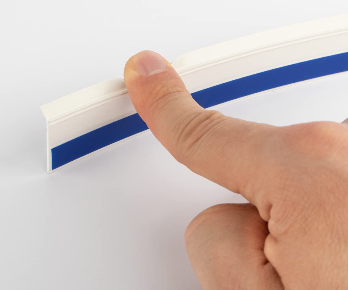Schellenberg 66405 Profili in pvc autoadesivi per pareti 30 x 1,5 mm, 50 m, bianco, impiallacciatura di giunti e transizioni a finestre, armadi o porte