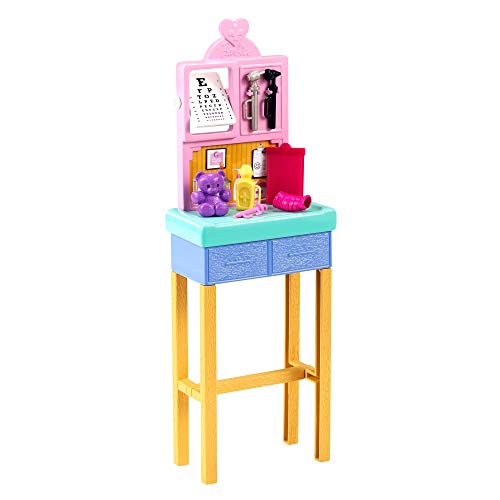 Barbie Pediatra Muñeca rubia doctora con bebé, consulta médica de juguete y accesorios (Mattel GTN51)