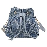 Belle forme de tonneau, spacieux pour les besoins quotidiens ; denim délibérément décoloré, design tendance, texture douce et lisse