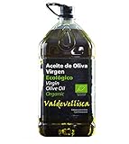 UN ZUMO FRESCO. La aceituna recogida siempre al vuelo se moltura en el mismo día de recolección, el fruto llega a la almazara intacto lo que permite unos niveles de acidez de Aceite Virgen.