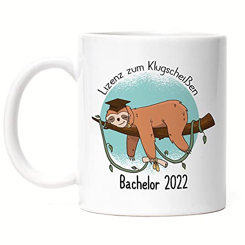Hey!Print Bachelor Tasse 2022 Abschluss Geschenk Absolvent Absolventin Faultier Kaffeetasse Uni Hochschule Cover
