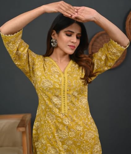Image of Women's Pure Cotton Regular Fit Floral Printed A-Line Kurta