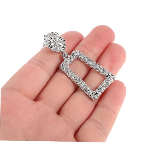 Bijoux géométriques à offrir : élégant clip d'oreille britannique