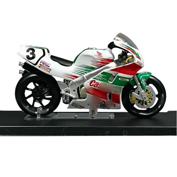 希少品１台のみ　1/24 Honda ホンダ RC45 by Ixo Amazon.co.jp: IXO/イクソ 1/24スケール ホンダ RC45 1997 ジョン