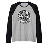 Photo Gallery scheletro surfer vintage big wave surf halloween vibe goth maglia con maniche raglan Photo Gallery scheletro surfer vintage big wave surf halloween vibe goth maglia con maniche raglan