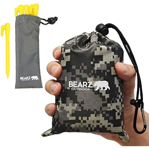 BEARZ Outdoor Pocket Blanket Beach Blanket and Stakes, Waterproof Blanket Travel Blanket Picnic Blankets Tarp, Outdoor Picnic Blanket Camping Blanket Picnic Mat, Waterproof Picnic Blanket (Camouflage) Cover