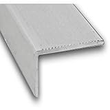 La nez de marche est utilisé pour la décoration, la finition et l'aménagement intérieur. Il est composé d'aluminium brut inoxydable, c'est un matériau léger, rigide et mat. Sa surface est d'aspect damier. Il est utilisée pour la décoration et la protection de marche d'escalier de l'intérieur de l'habitat