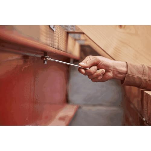 STANLEY 142 Piece Mixed Tool Set Maintenance Case, Pliers and Cutters, Adjustable Wrench, Level, Measure, Screwdriver, Hacksaw, Cutter, Hammer, Tightening and Screwing, STMT98109-1