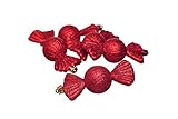 MODERNE WEIHNACHTSDEKORATION: Der Christbaumschmuck erstahlt in rot, glitternen Farben: Die Kugeln eignen sich so perfekt als Weihnachtsbaum-Schmuck oder auch als dekorative Anhänger