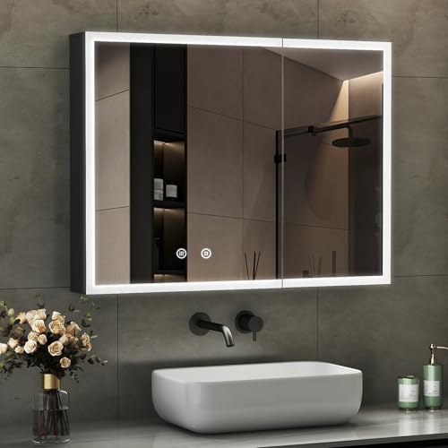 Boromal Spiegelschrank Bad mit LED Beleuchtung Spiegelschrank mit Beleuchtung Schwarz Metall Badezimmerschrank mit Dimmbar, Beschlagfrei, Stecker und Verstellbare Glasablage (80 x 60 x 13 cm)