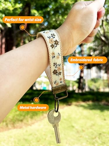 CELOKIY Floral Embroidered Wristlet
