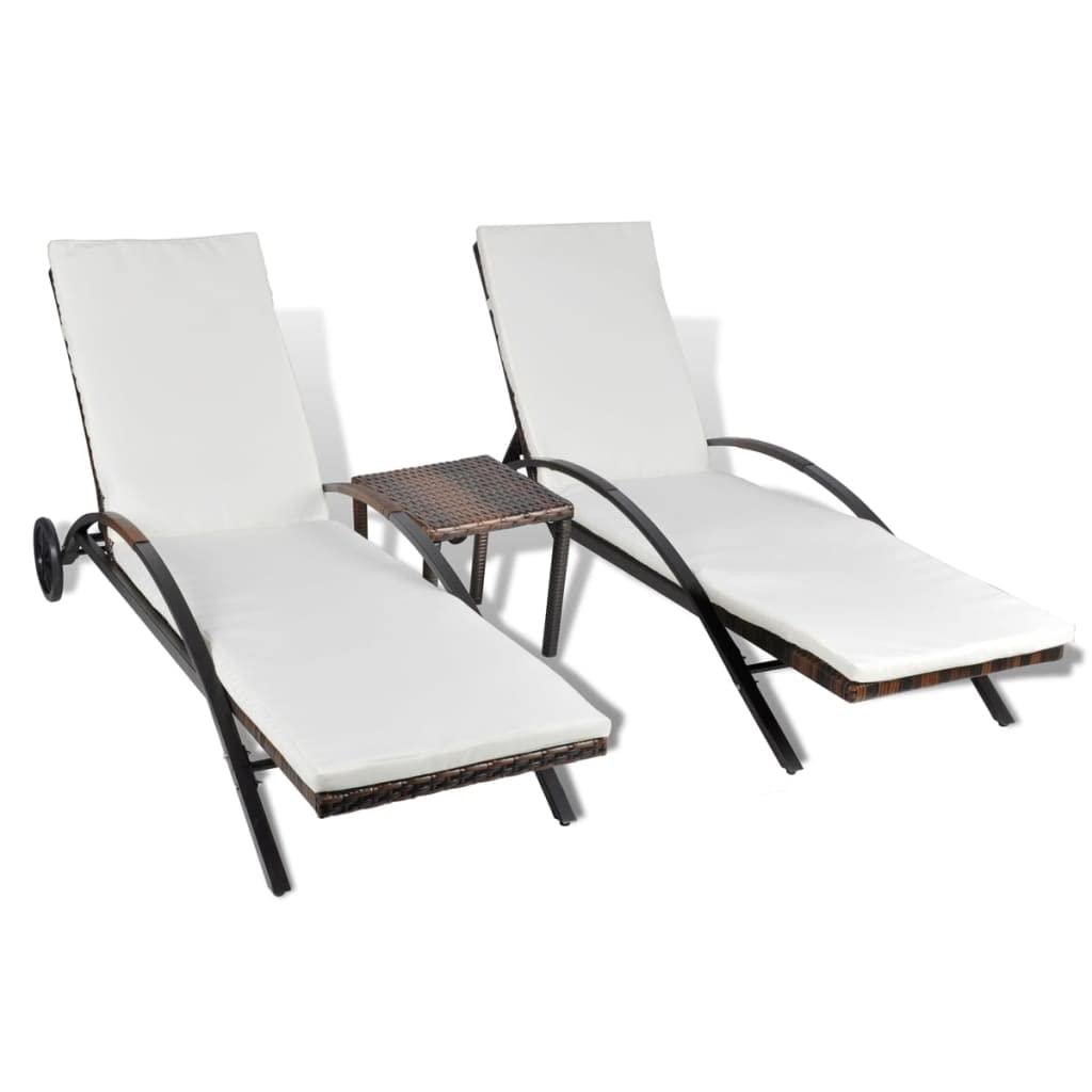 Lettini Prendisole con Tavolino in Polyrattan Marrone, 2 Sdraio da Giardino con Cuscini Spessi e Schienale Regolabile, Set Solarium Resistente e Lavabile per Esterno, Patio Piscina