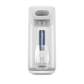 Purificador Electrolux de Água Gelada Fria e Natural Elétrico Compacto Eletronico placa Electrolux Filtro refil 6 meses ou 3000l Bivolt Branco PE15B