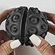 SENSLY, SB0006, Schwarzer vibrierender Massageball, 2 Vibrationsgeschwindigkeiten zur Entspannung und Muskelentlastung, ergonomisches und kompaktes Design, kann am ganzen Körper verwendet Werden