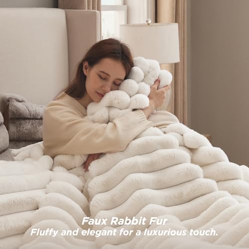 Image of Bedsure Faux Fur Queen Comforter Set - Coconut White Fluffy Comforter Queen Size, Soft and Cozy Shaggy Bedding Comforter Sets, Winter Warm Luxury Fuzzy Bed Set, 1 Comforter and 2 Pillowcases