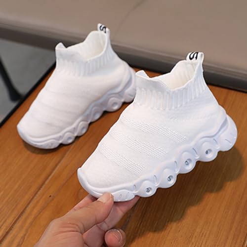 IWIHMIV Light Up Shoes Boys Girls Lightweight Breathable Soft Soled Sneakers Athletic Tennis Shoes for Running Walking3
