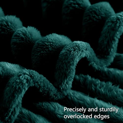 RUIKASI Kuscheldecke Flauschig Decke Dunkelgrün - 150x200cm Fleecedecke Sofadecke Couchdecke für Wohnzimmer Deko Tagesdecke Blanket… – Ansicht 5