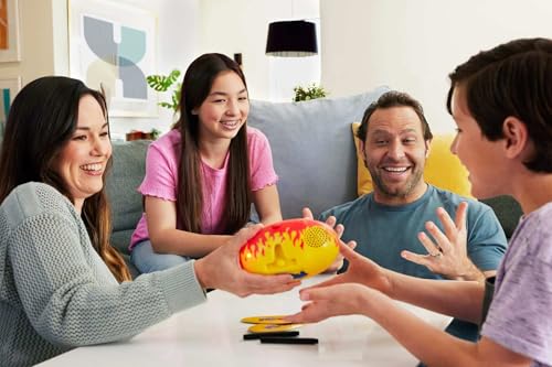 Miniatura 2 de Mattel Games Pictionary Pic-Tato Juego De La Patata Caliente, Juguete Familiar Para Niños, Niñas Y Adultos Que Habla Y Reproduce Música, Noches De Juegos, Incluye Pistas En Español, Jhc62