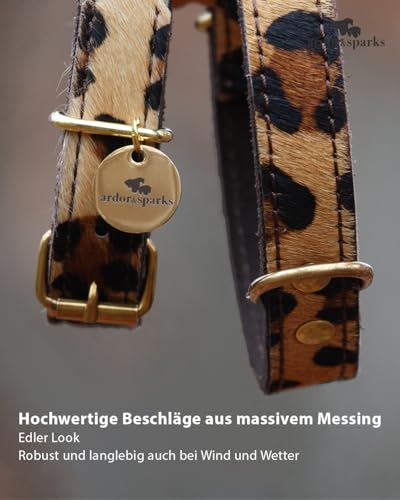 ardor & sparks® Hundehalsband aus weichem Leder - Leopardenmuster - Für kleine und mittelgroße Hunde - Verstellbar - Made in Germany - XS/S