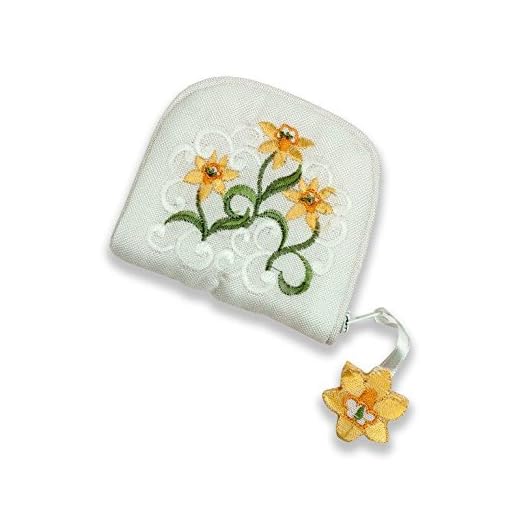 Justina Claire Joyas Monedero en una diseño de Narciso