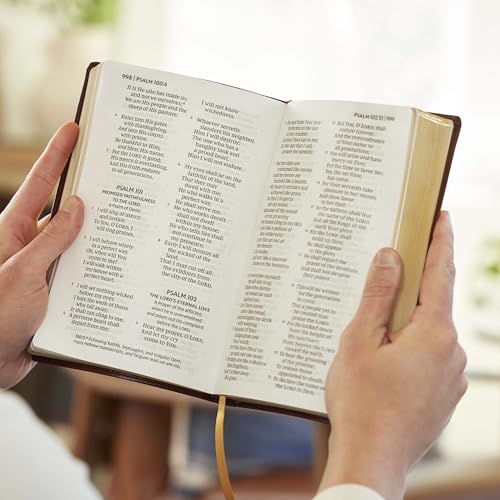 Image of NKJV Bible: Personal Size Giant Print, Black Leathersoft, Holy Bible, Red Letter, Comfort Print: New King James Version