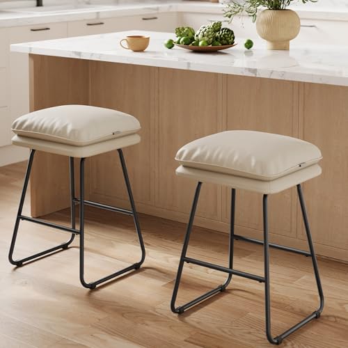 VASAGLE Bar Stools Set of 2, Counter Height Bar Stools, Leather Counter Stools Barstools with Soft Cushion and Metal Sled Legs, 25.6 Inches Bar Height Bar Chairs for Kitchen Island, Cappucci