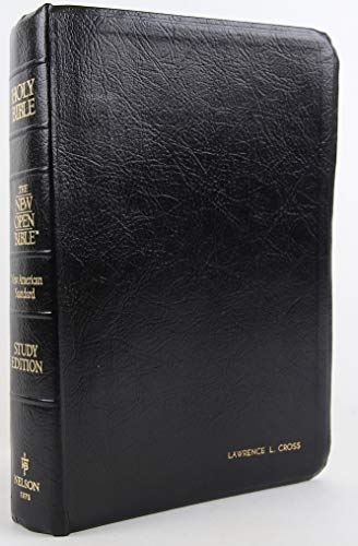 Holy Bible: The New Open Bible Study Edition, N... 0840727151 Book Cover