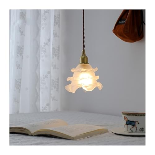 Suspension LED vintage en verre dépoli pour créer une ambiance cocooning au salon