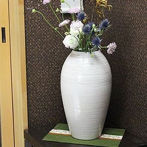 信楽焼花入 楽天市場】信楽焼き花入れ大型 花瓶 花瓶古信楽窯変 ひねり壺型