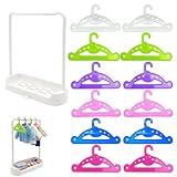 Set Stand Appendiabiti per Bambole con 12 Appendini Colorati, Mini Grucce per Vestiti Bambole 12,5cm, Guardaroba Accessori per Bambole da 28-30 cm, Appendini Bambini, Regalo per Bambine