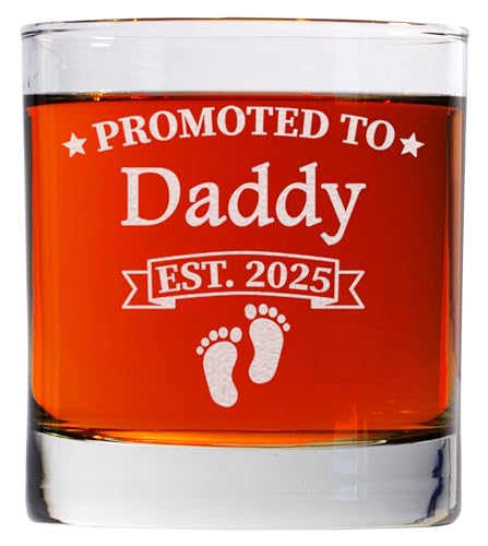 CARVELITA Promoted To Daddy Est 2025 Whiskey Glass - 11oz Old Fashioned Bourbon Rocks Glass, Gifts For New Dad, New Dad Gifts For Men, First Time Dad Gifts, Dad To Be Gifts First Time, New Dad Gifts
