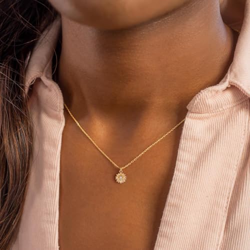 Plenky Gold Daisy Necklace for Women-14K Gold Plated April Birth Flower Necklace