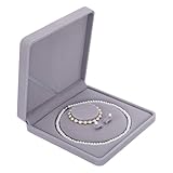 Contenu du paquet:Vous recevrez 1 boîte à bijoux en velours. Taille:environ 7.48 pouce (19cm) de large, 7.48 pouce (19cm) de long, 1.57 pouce (4cm ) de haut, 5.18~5.98 pouce (13.15~15.2cm ) de diamètre intérieur. Juste la bonne taille pour contenir vos beaux bijoux pour une présentation soignée et élégante.
