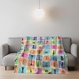 Vielseitig einsetzbar :Die Fleecedecke ist warm und bequem sowie schön und bedeutungsvoll im Design. Legen Sie sie über Ihr Bett, um ein erholsames Nickerchen zu machen, oder über das Sofa im Wohnzimmer, um Ihre Lieblingsserie zu genießen. Sie ist auch der perfekte Begleiter für Wintercamping, Rucksacktouren oder für den Einsatz in klimatisierten Räumen.