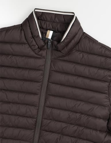 Image of Arrow sport men's solid regular fit packable jacket