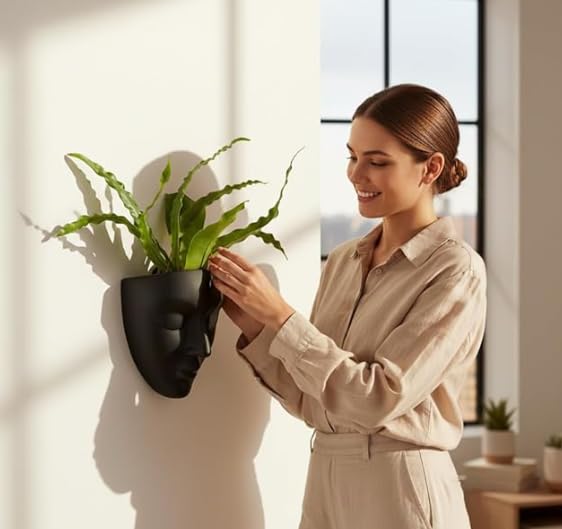 Image of Wall Mounted Face Planter Set, Black and White, Decorative Indoor Plant Holder, Modern Home Decor, 4 Pieces (Plastic) (4)
